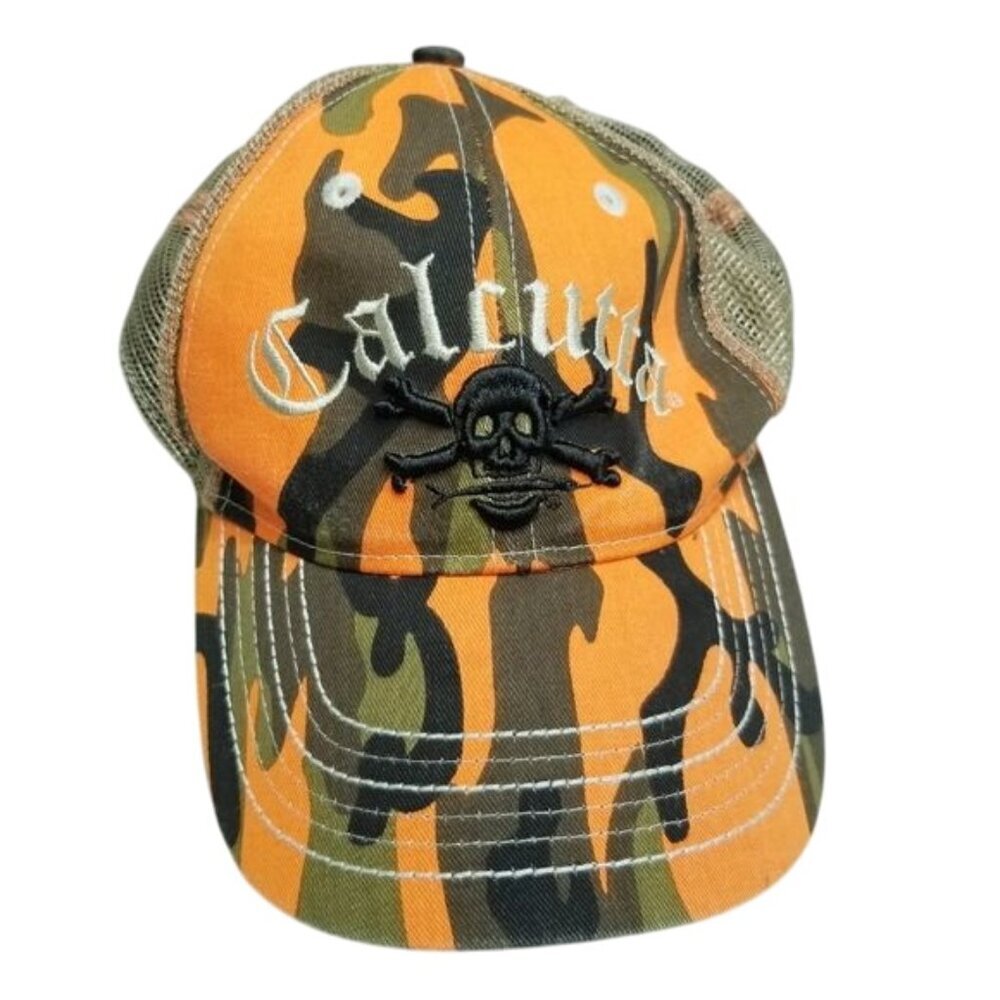 Calcutta Camouflage & Mesh Snapback Hat With Embroidered Skull‎ Logo